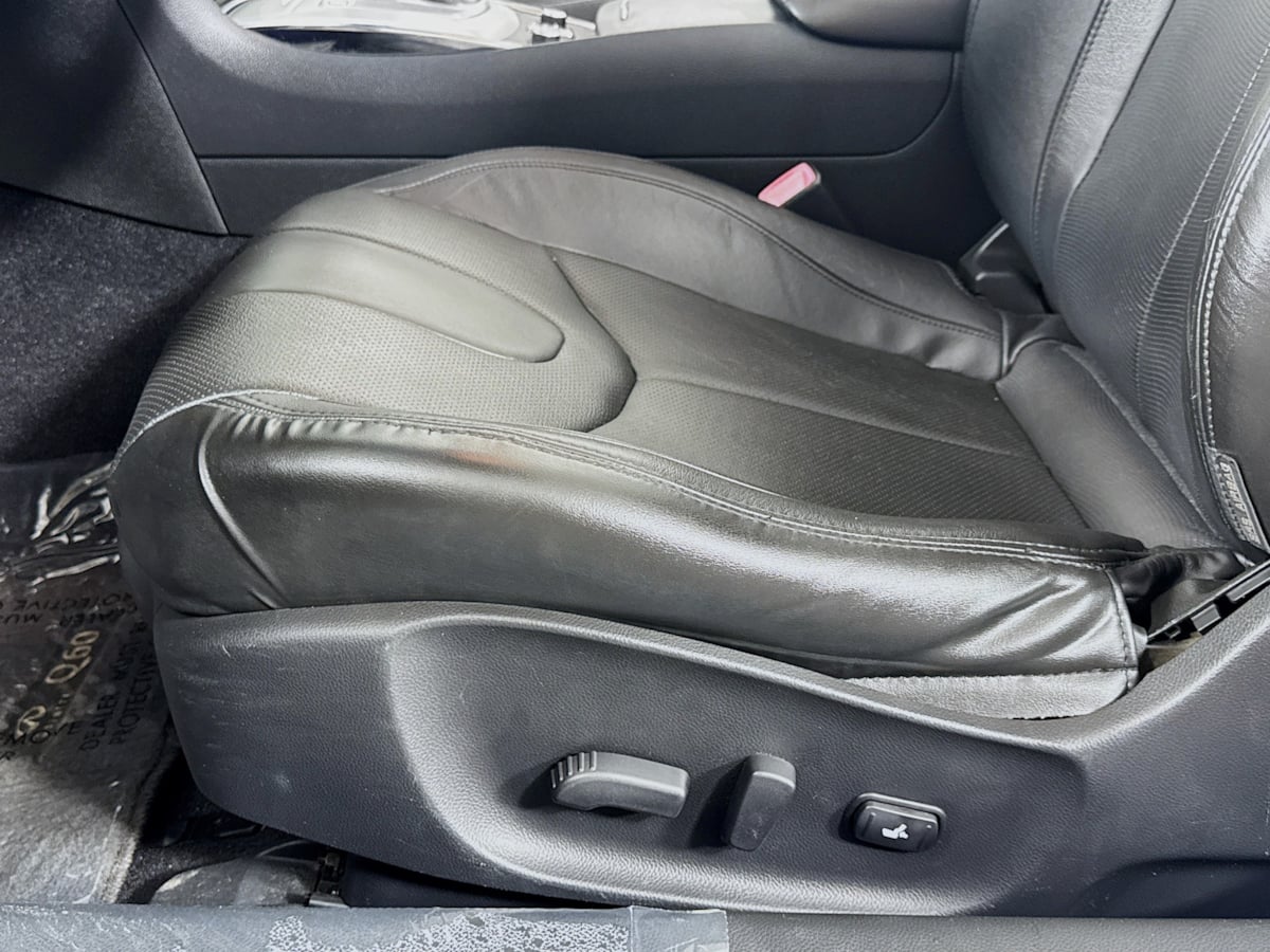 2014 INFINITI Q60 Convertible Base - Photo 23