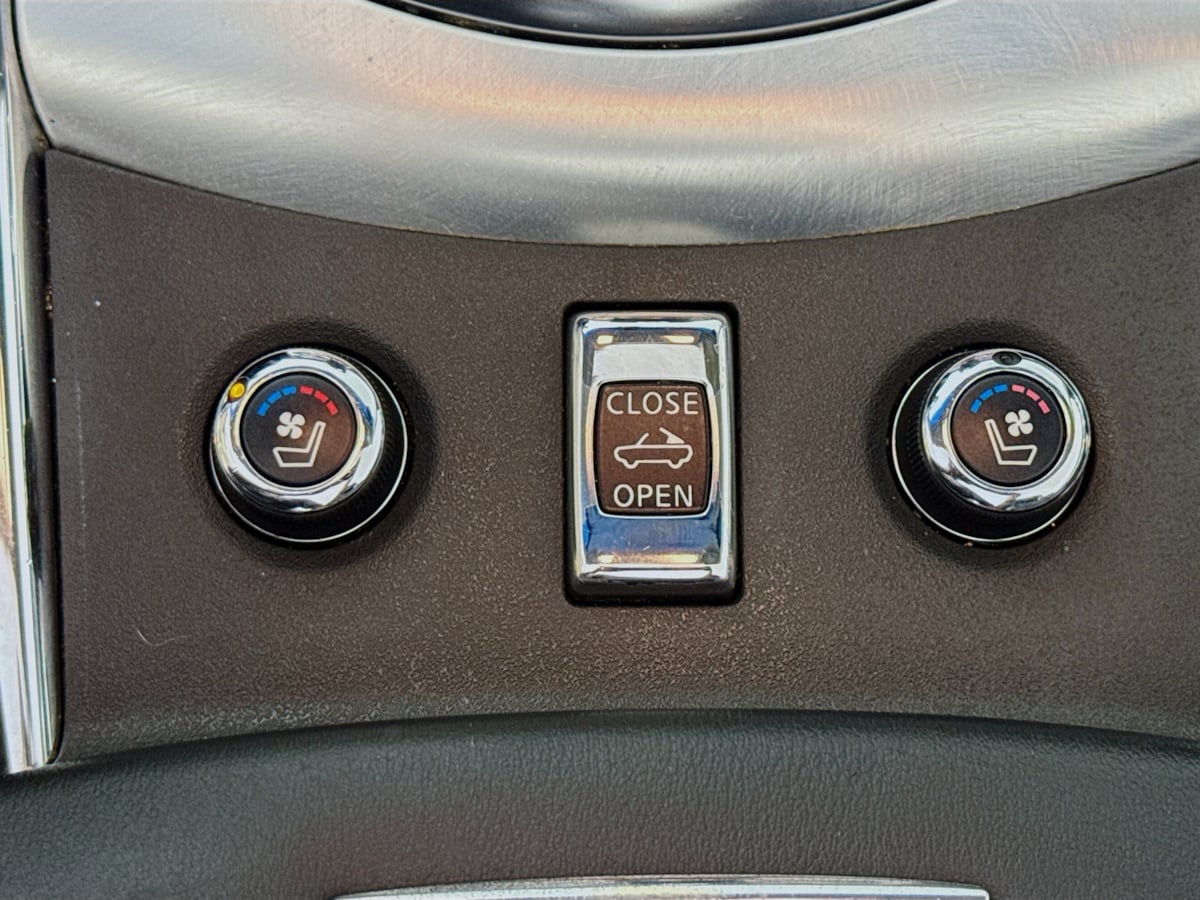 2014 INFINITI Q60 Convertible Base - Photo 24