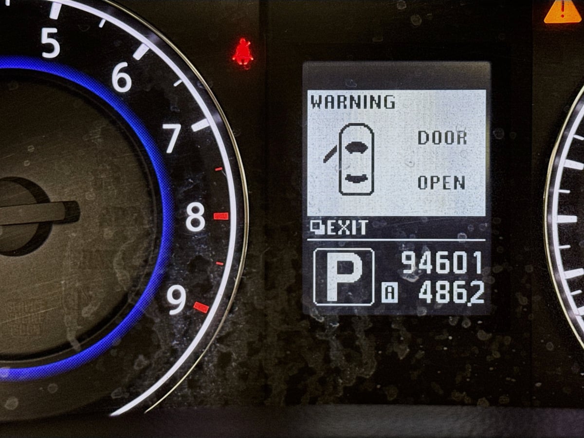 2014 INFINITI Q60 Convertible Base - Photo 13