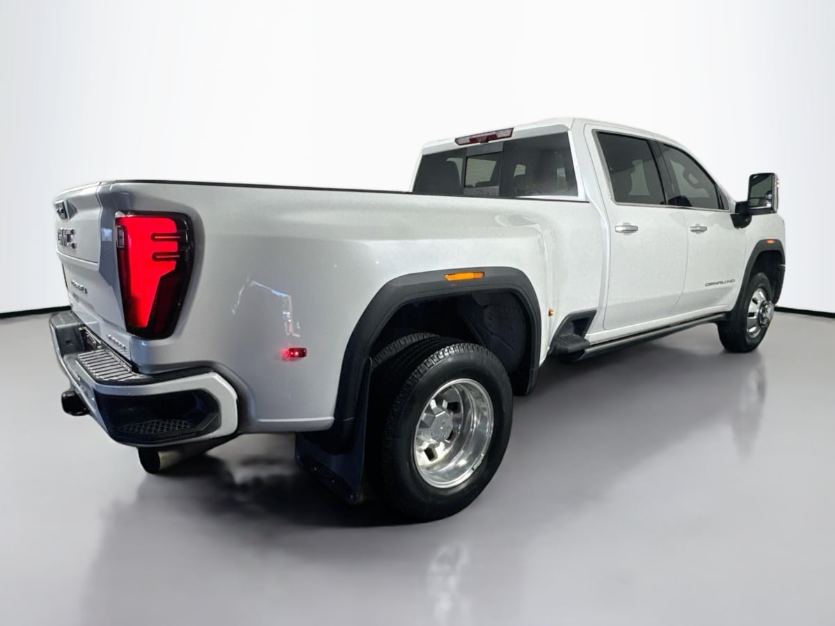 2024 Gmc Sierra HD Denali photo 2