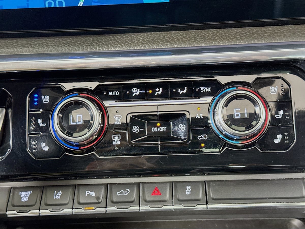 2024 Gmc Sierra HD Denali photo 12