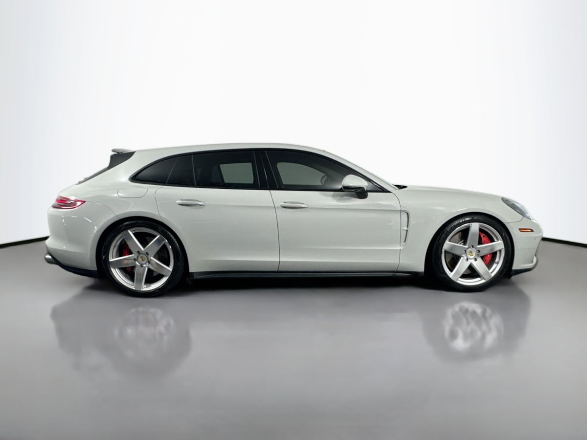 2018 Porsche Panamera Turbo Sport Turismo photo 4