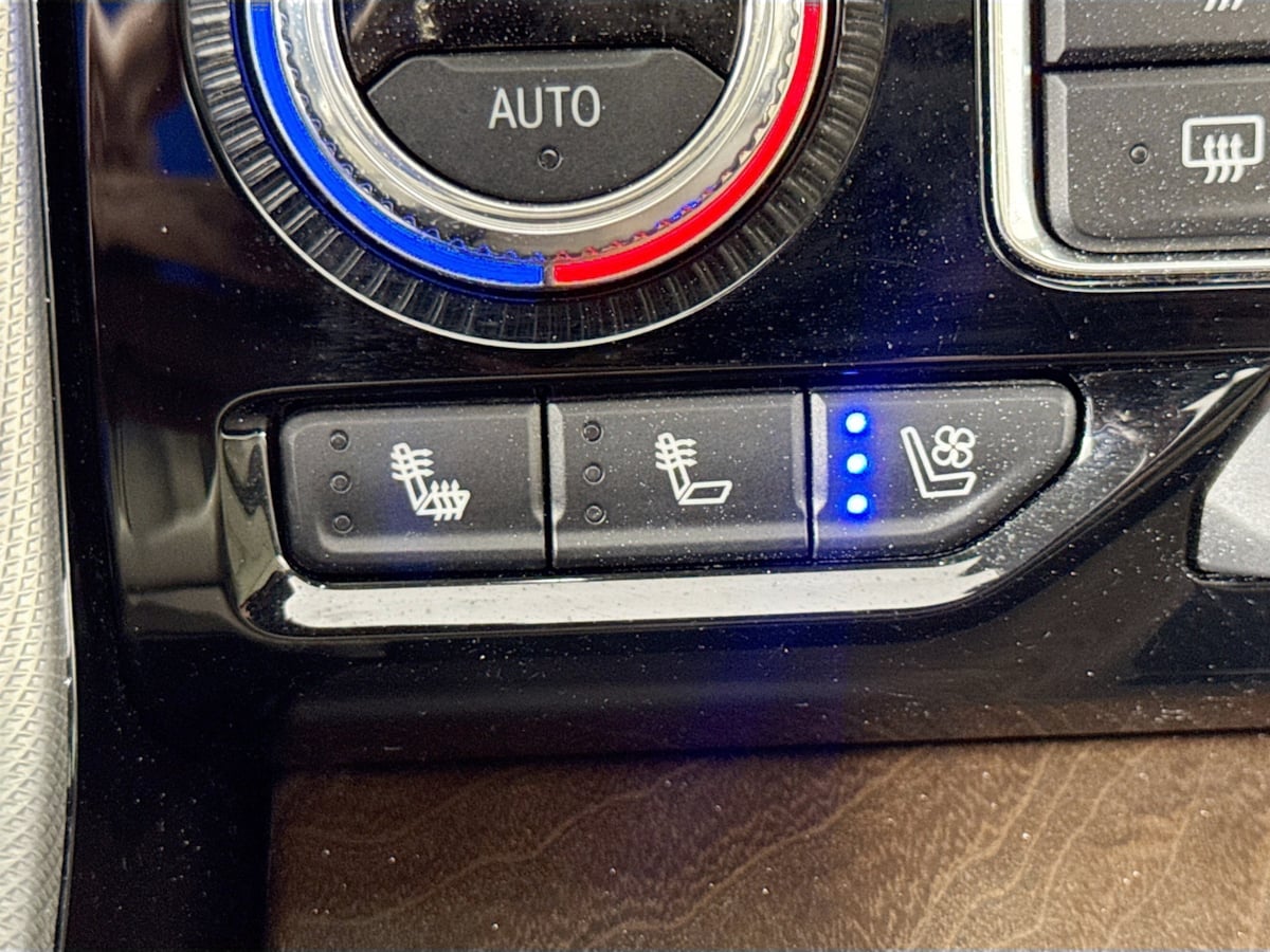 2021 GMC Yukon Denali - Photo 28