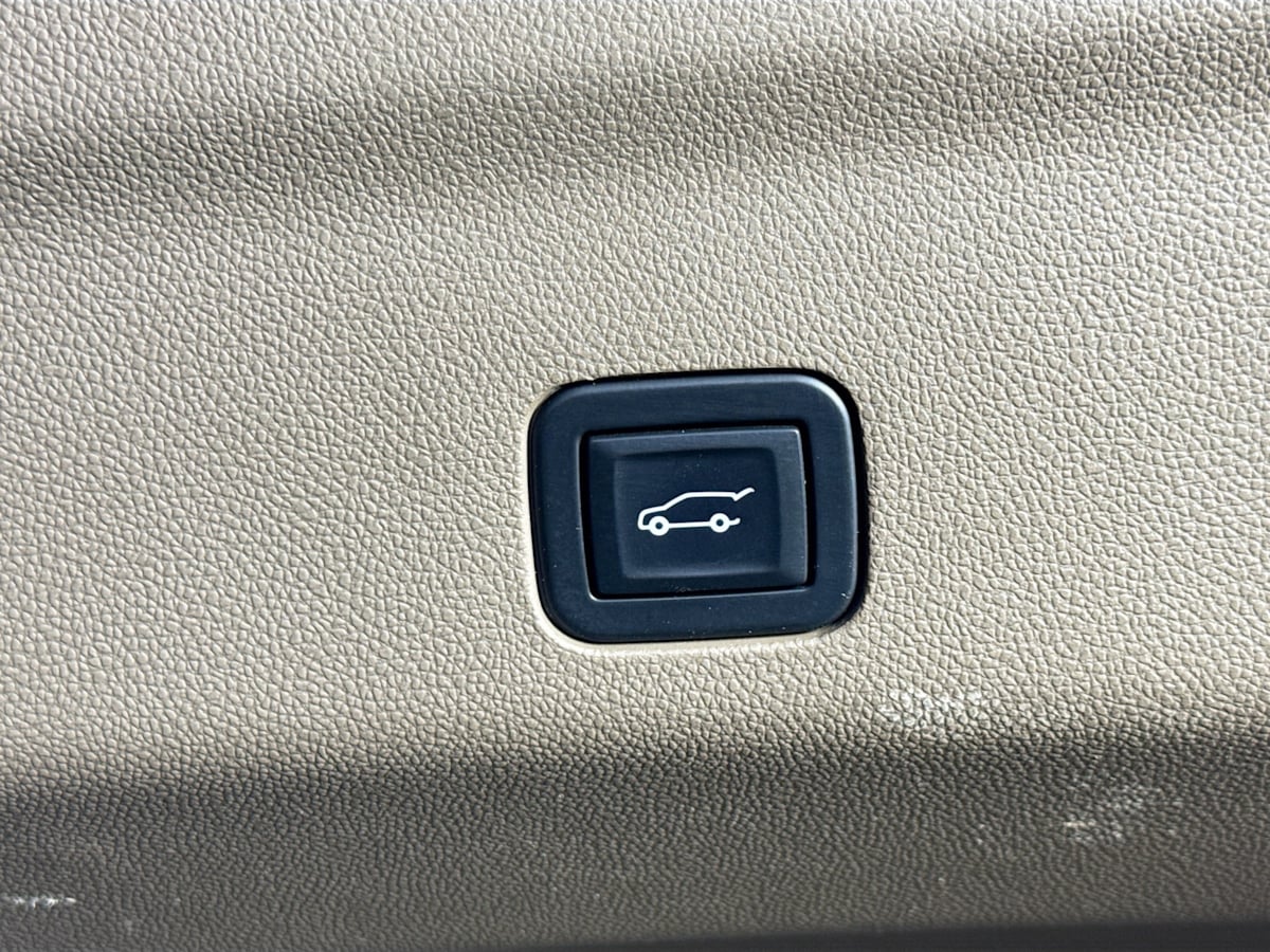 2021 GMC Yukon Denali - Photo 36