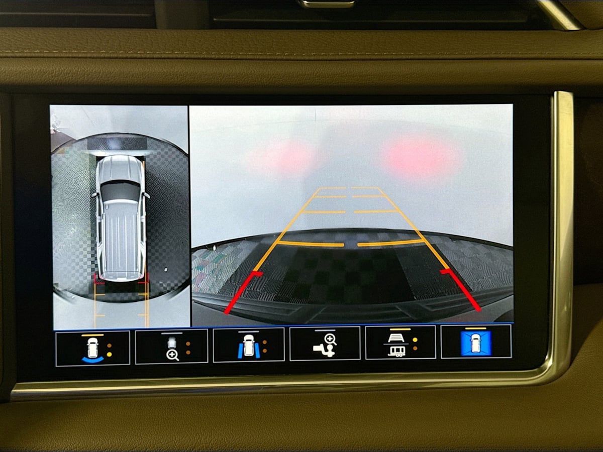 2021 GMC Yukon Denali - Photo 16