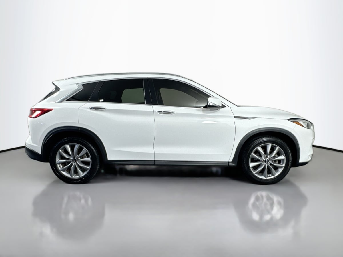 2021 Infiniti QX50 Luxe photo 4
