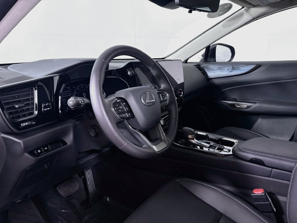 2025 Lexus NX 350 - Photo 11