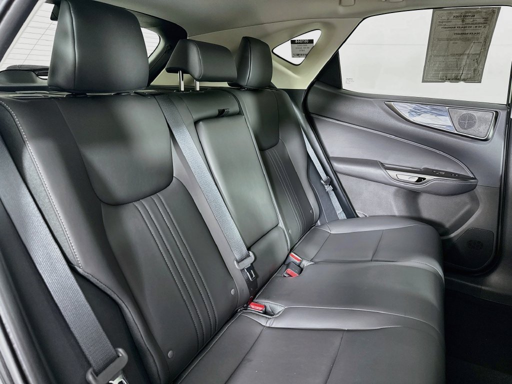 2025 Lexus NX 350 - Photo 37