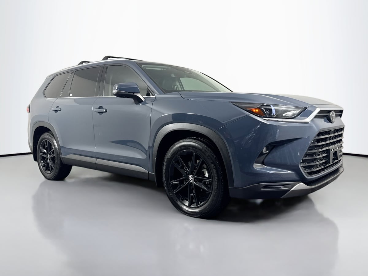 2024 Toyota Grand Highlander Hybrid XLE photo 3