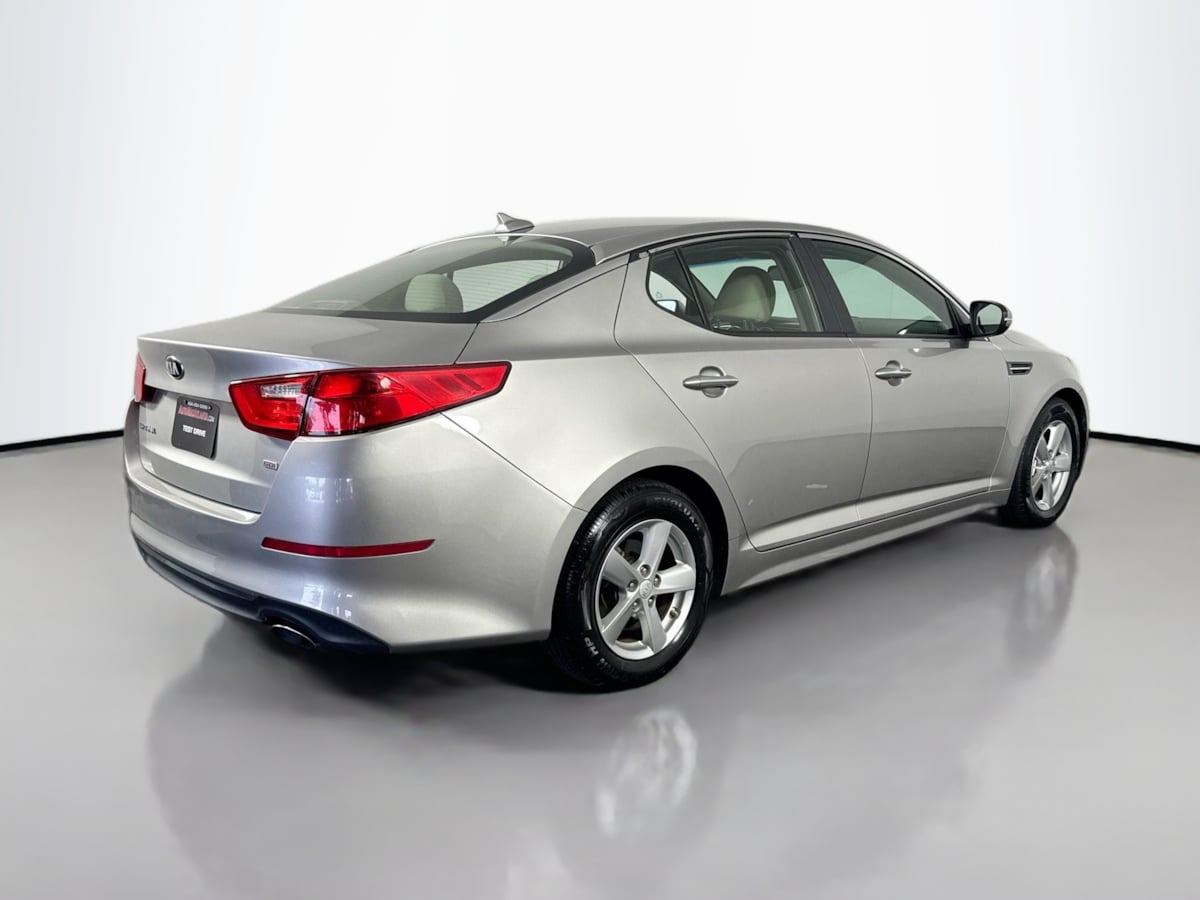 2015 Kia Optima LX photo 2