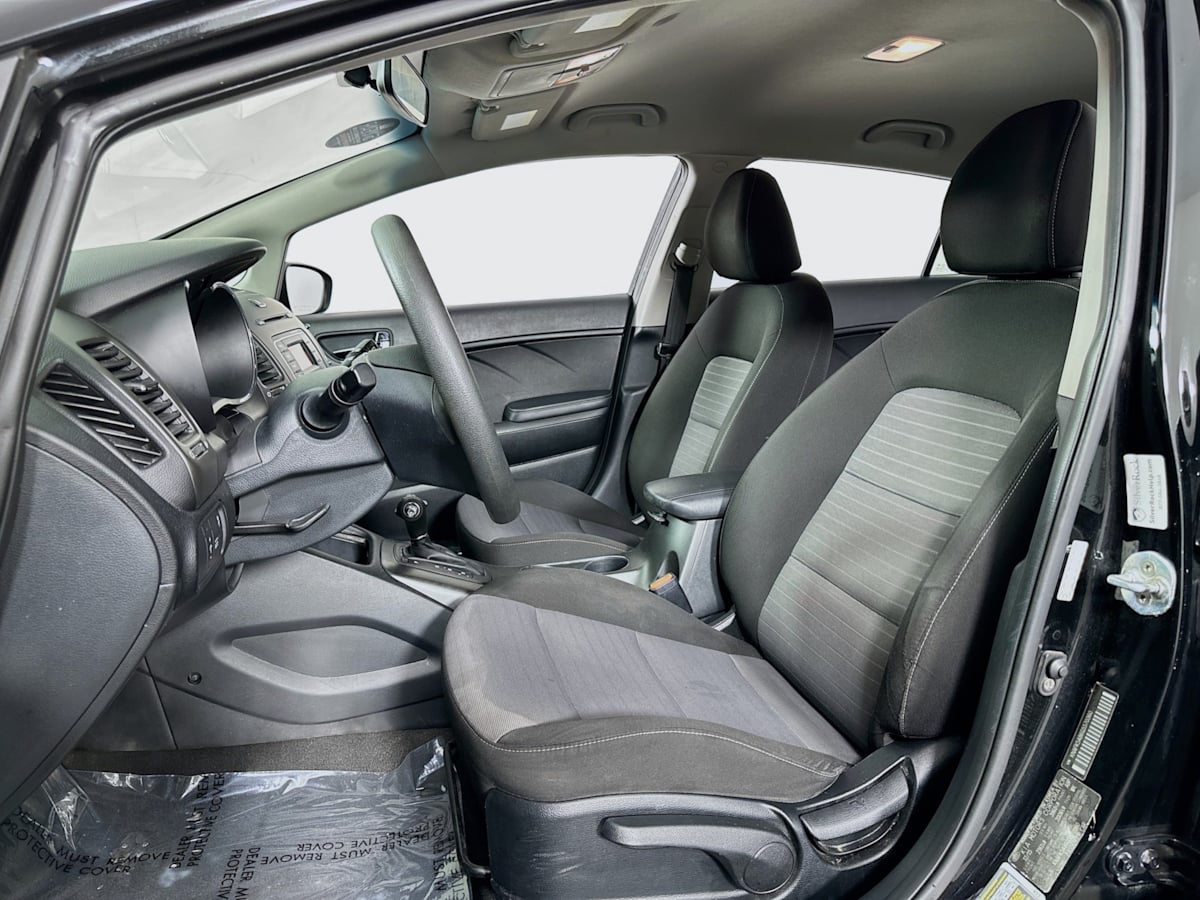 2016 Kia Forte 5-Door LX photo 19