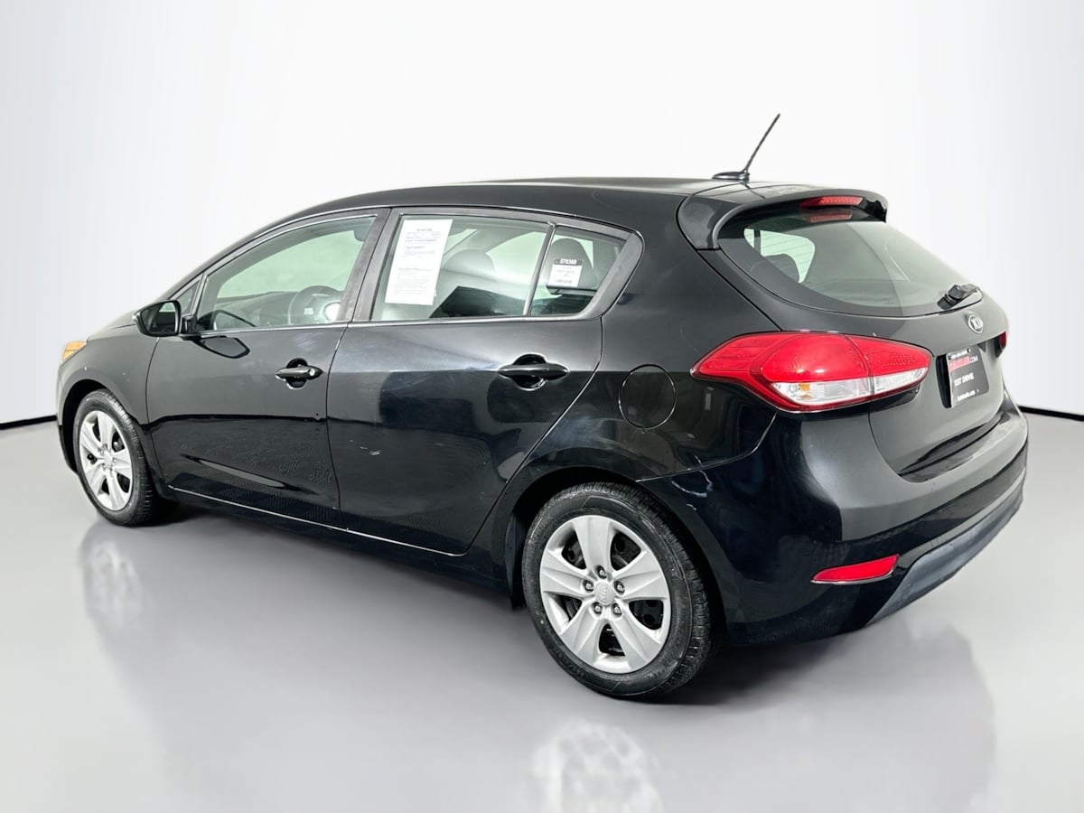 2016 Kia Forte 5-Door LX photo 7