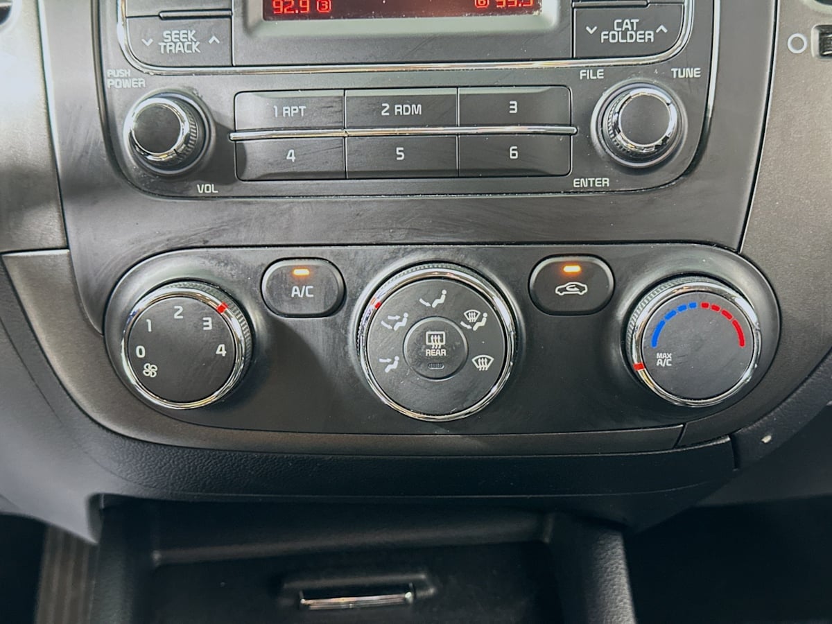 2016 Kia Forte 5-Door LX photo 14