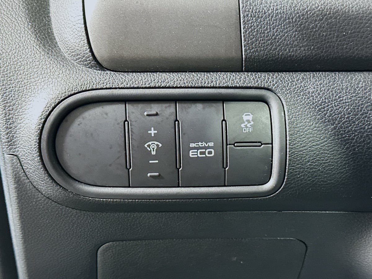 2016 Kia Forte 5-Door LX photo 10