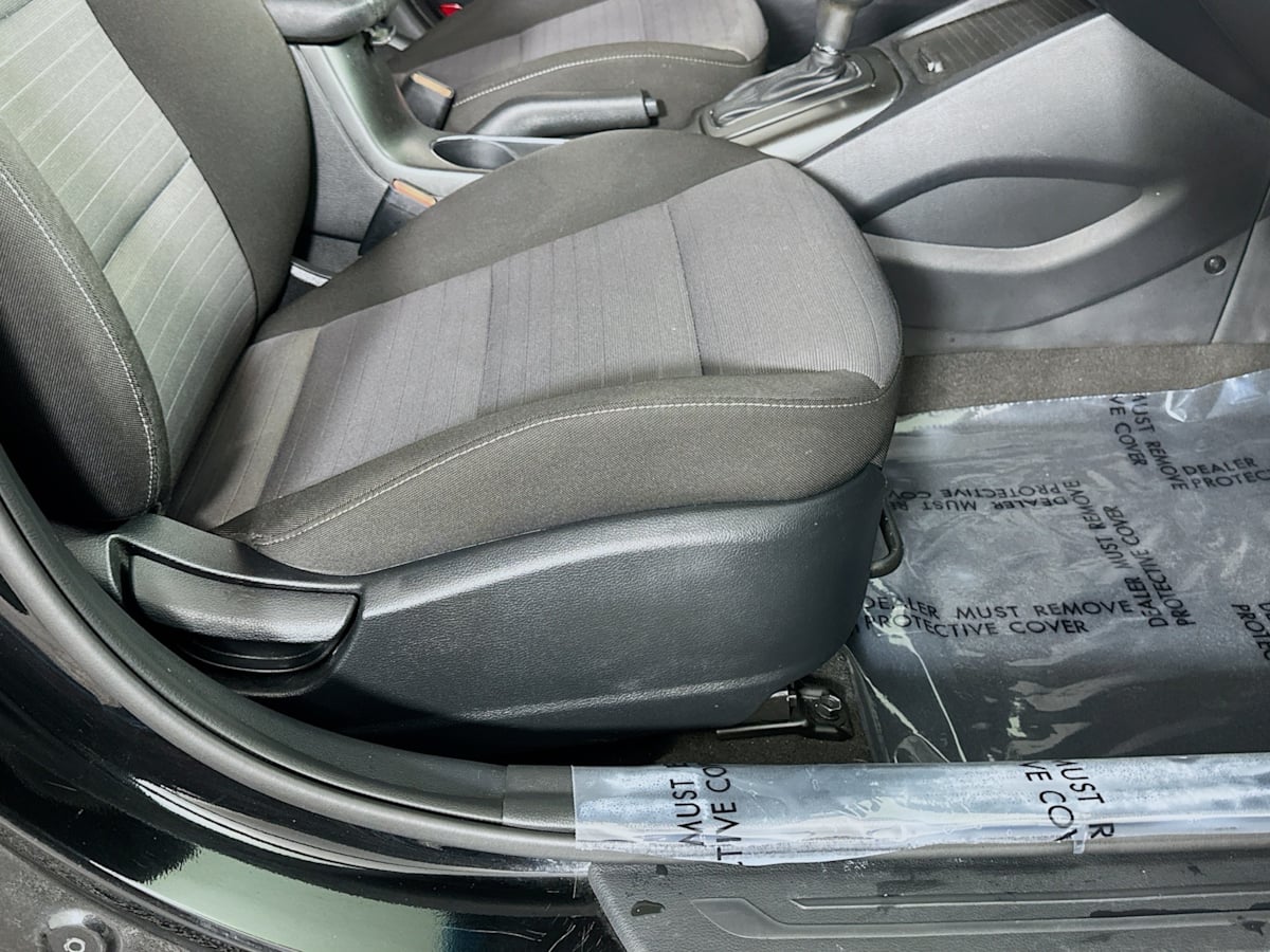 2016 Kia Forte 5-Door LX photo 27