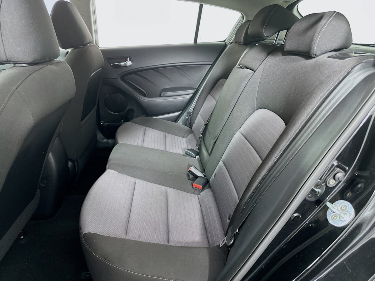 2016 Kia Forte 5-Door LX photo 22