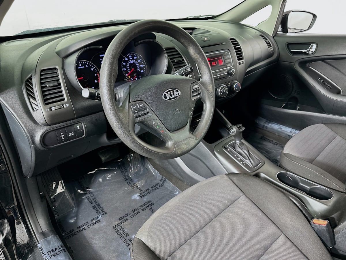 2016 Kia Forte 5-Door LX photo 9