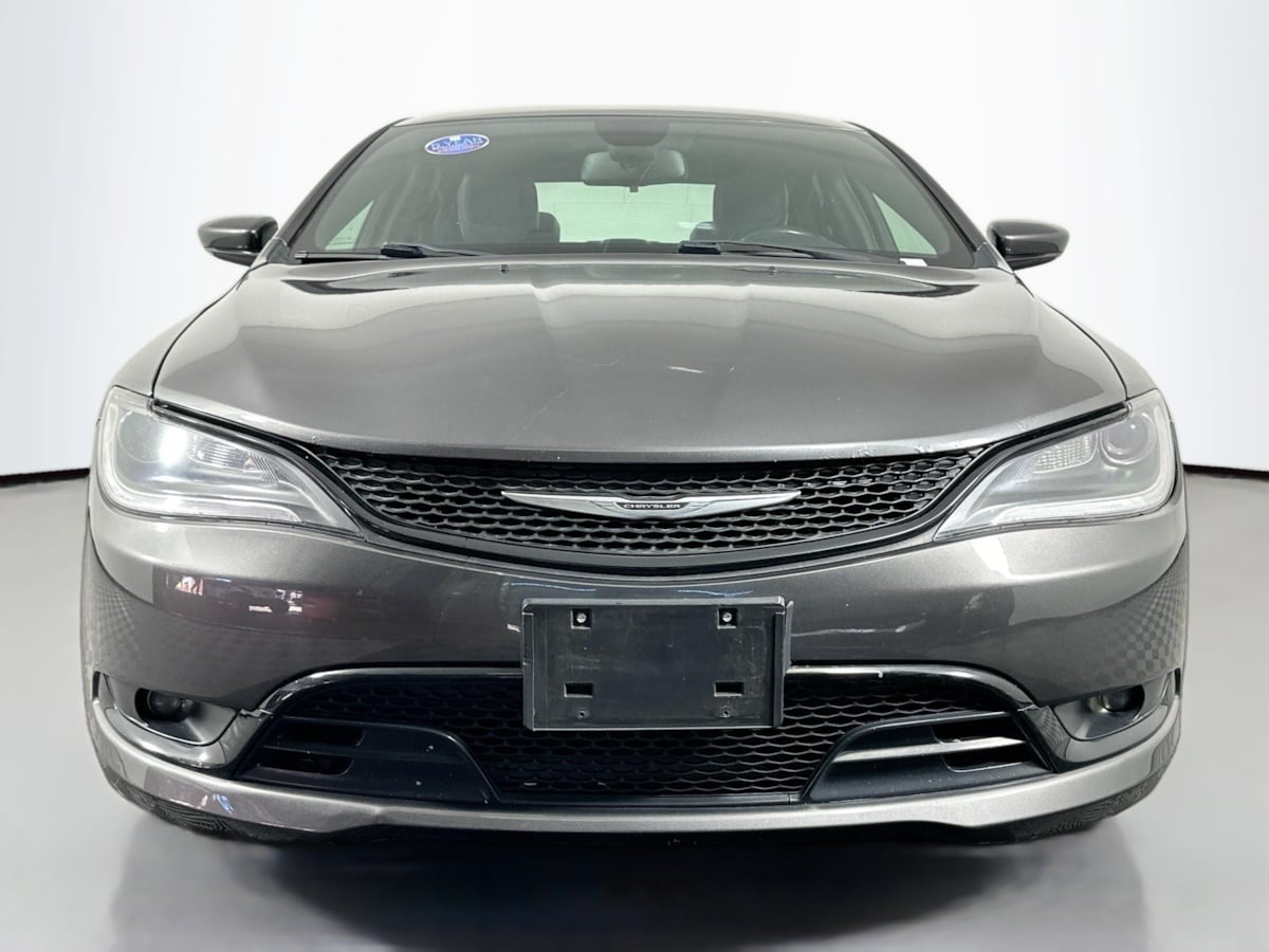 2015 Chrysler 200 S photo 2