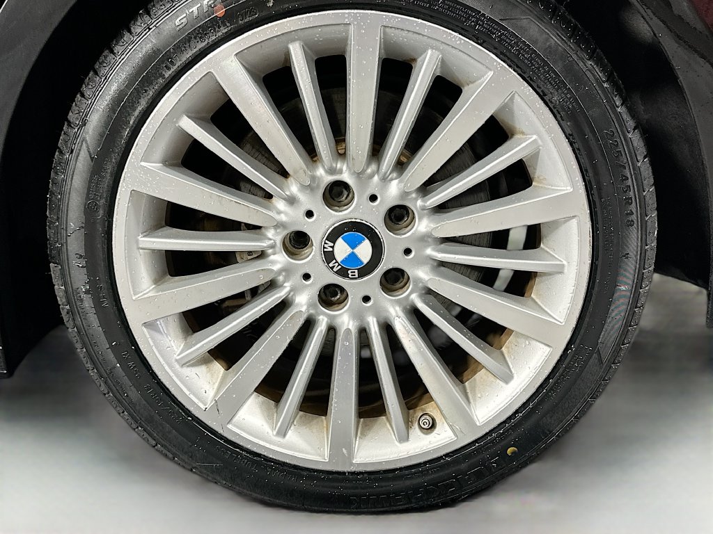 Photo 39 of this BMW 4 Series