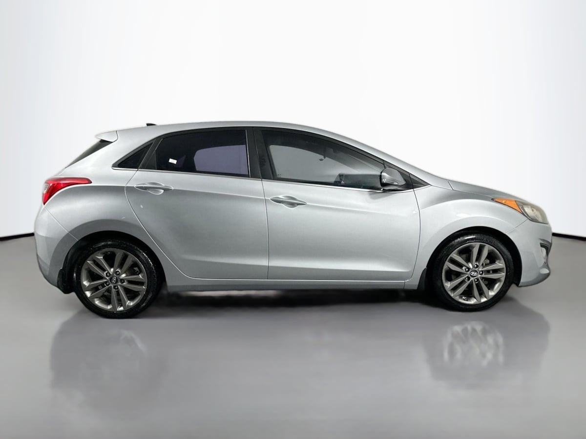 2016 Hyundai Elantra GT Base photo 4