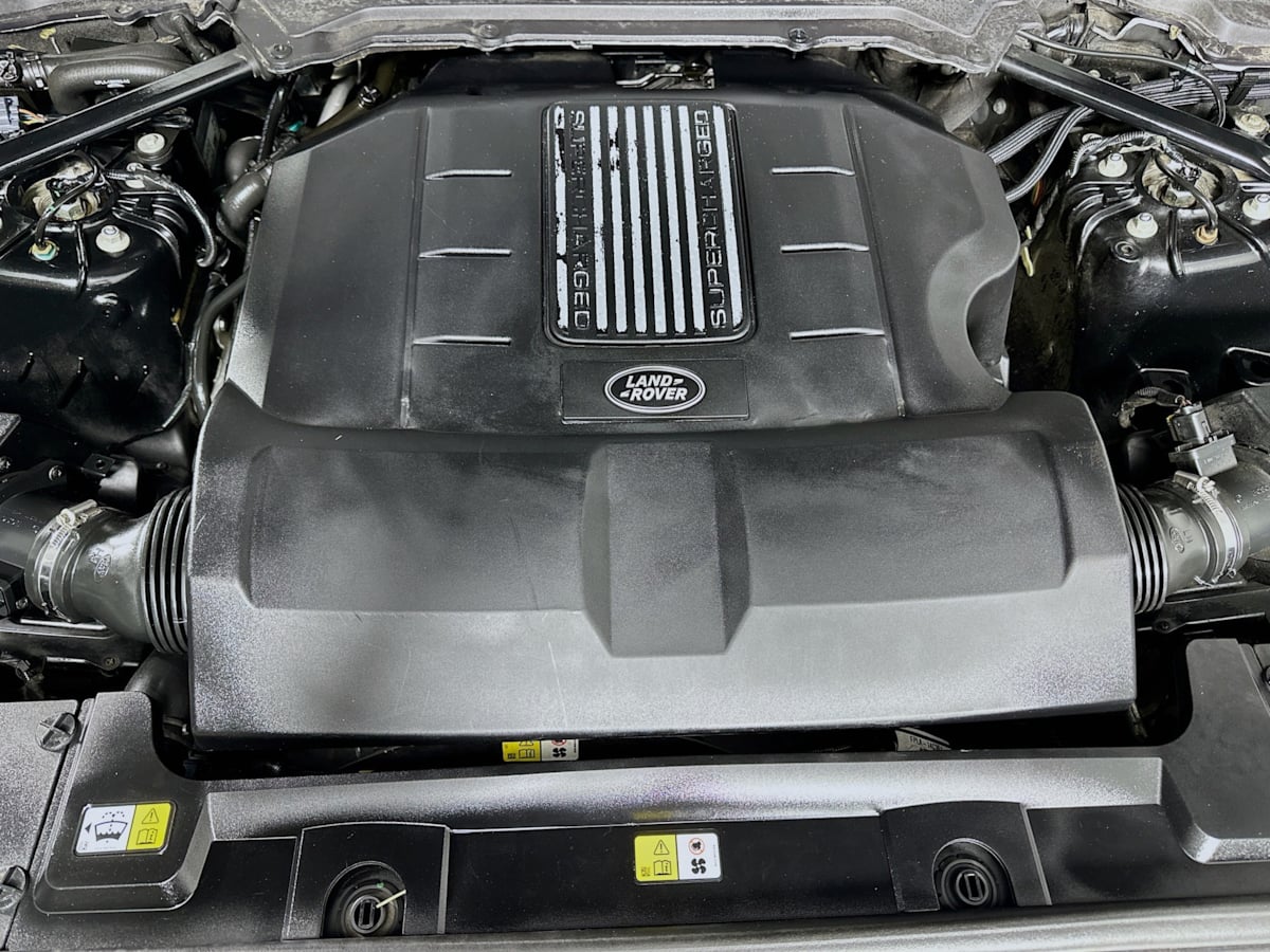 2016 Land Rover Range Rover SuperCharged photo 36
