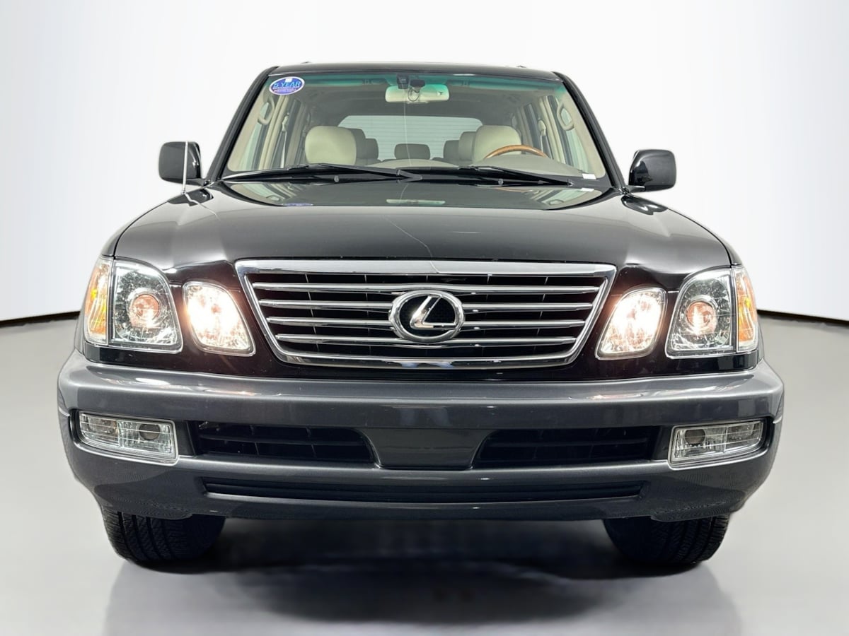 2006 Lexus LX 470 Base photo 2
