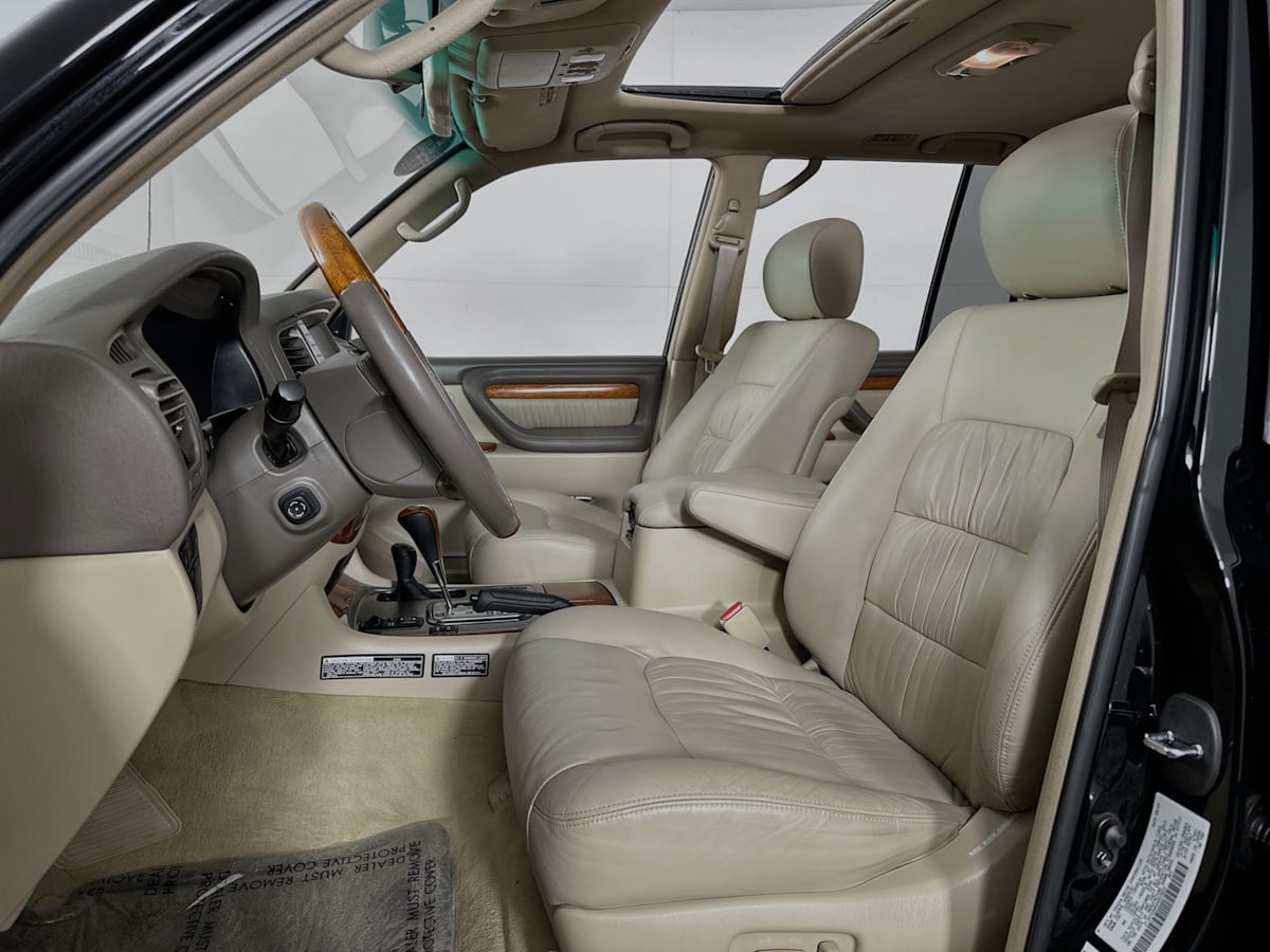 2006 Lexus LX 470 Base photo 22