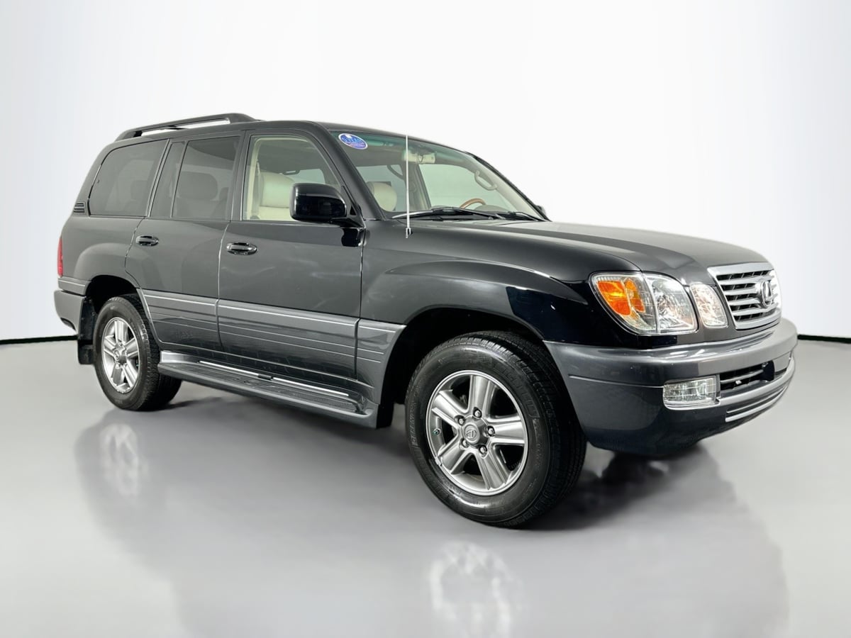 2006 Lexus LX 470 Base photo 3
