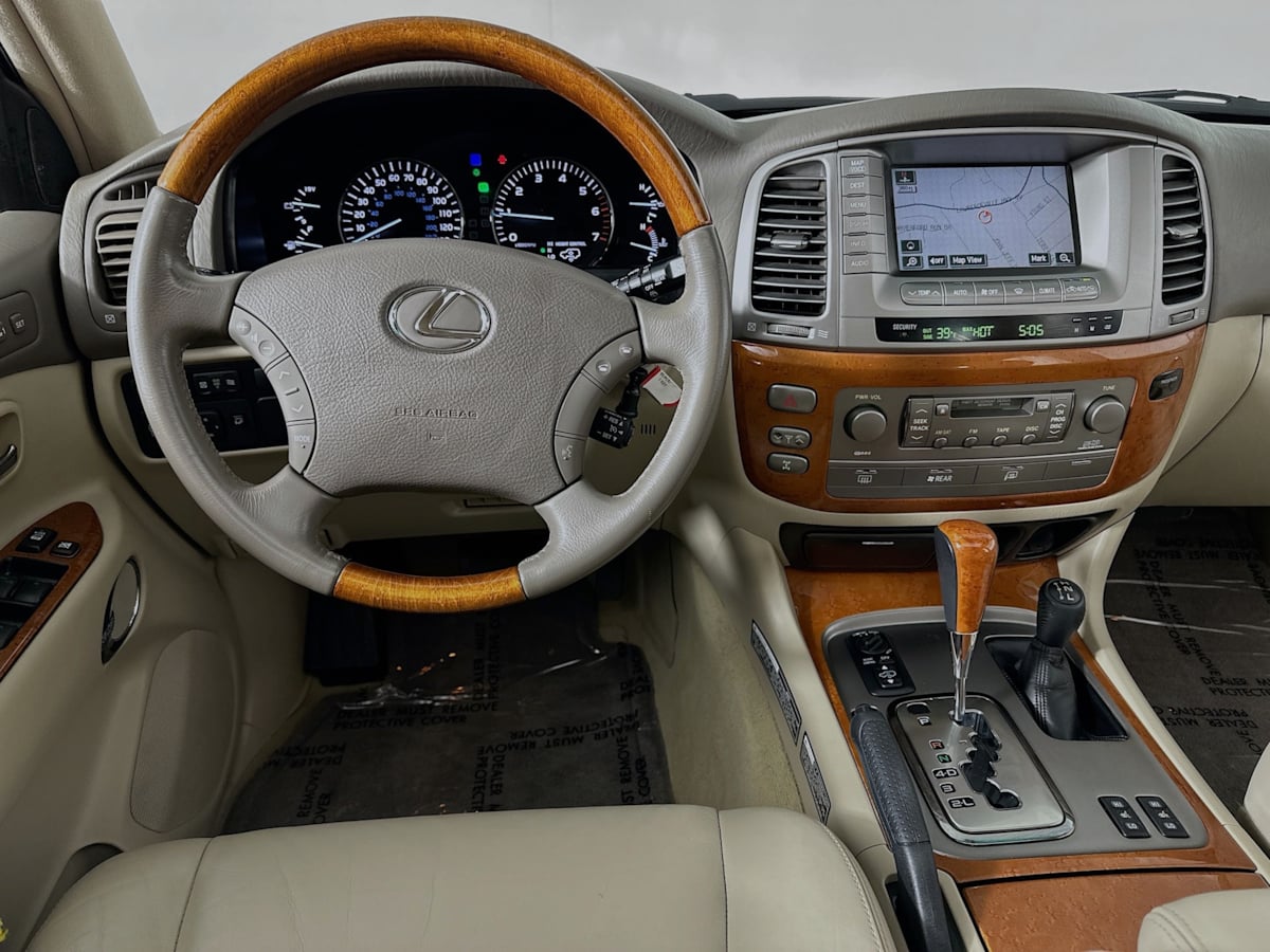 2006 Lexus LX 470 Base photo 24