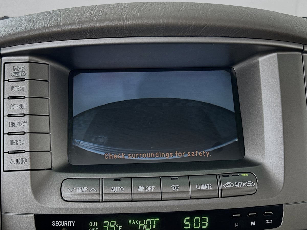 2006 Lexus LX 470 Base photo 14