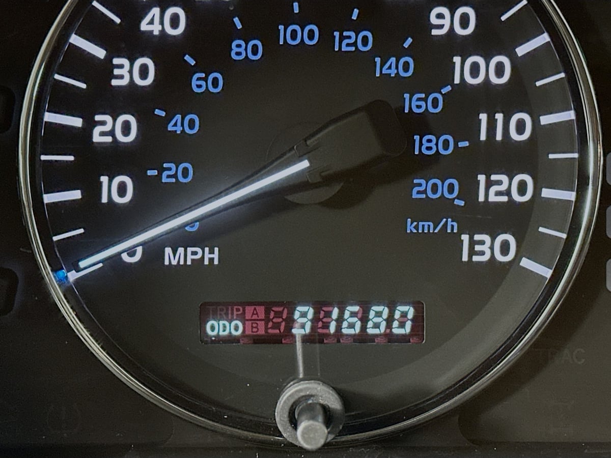 2006 Lexus LX 470 Base photo 12