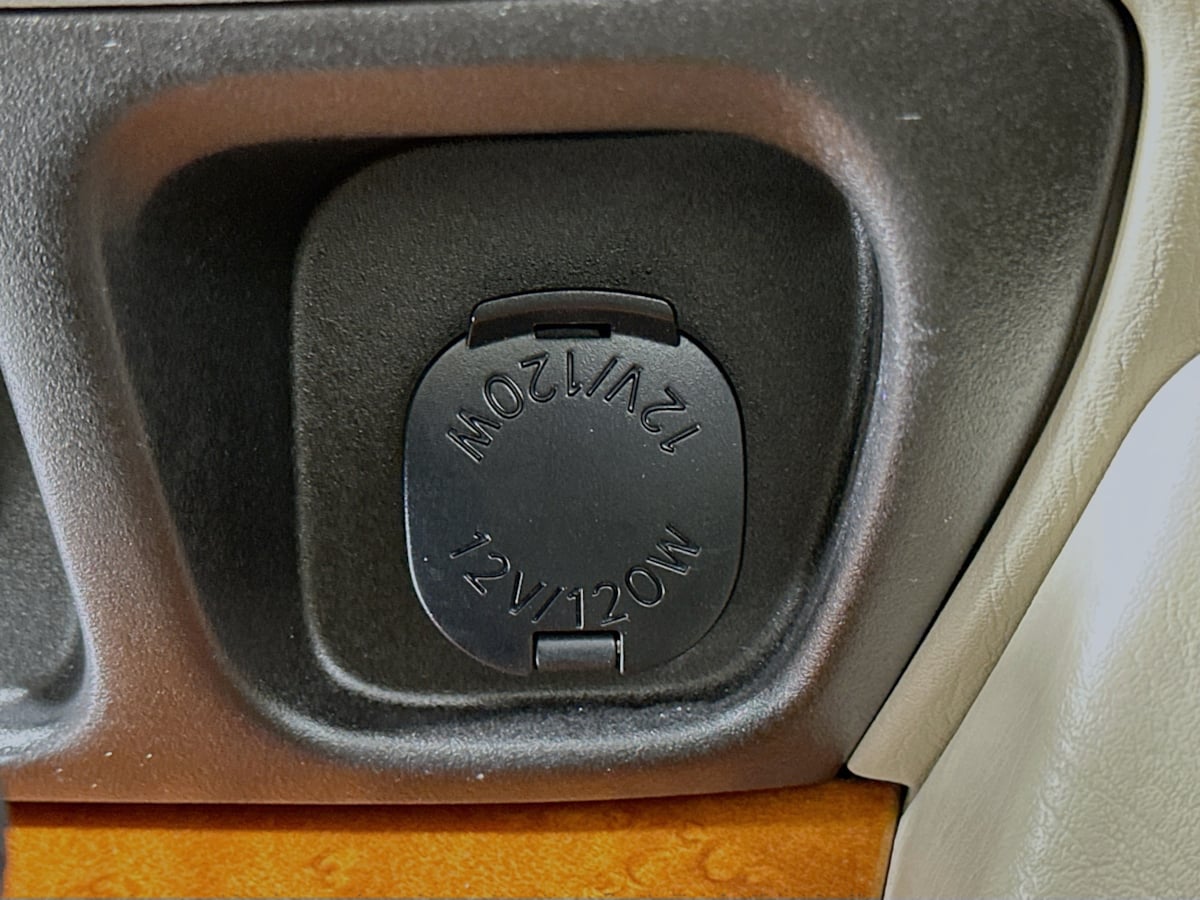 2006 Lexus LX 470 Base photo 17