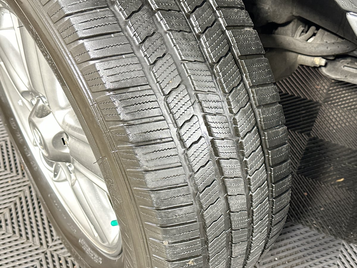 2006 Lexus LX 470 Base photo 35