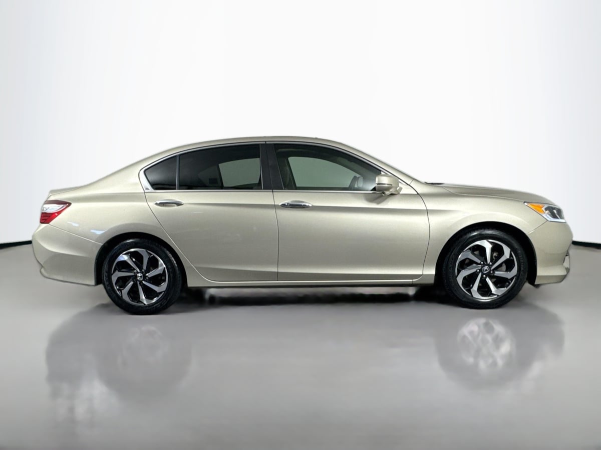 2016 Honda Accord EX-L photo 4