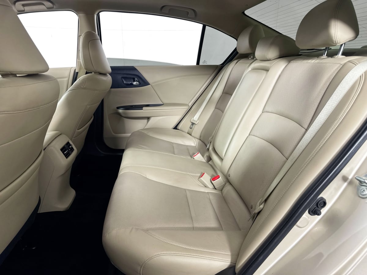 2016 Honda Accord EX-L photo 26
