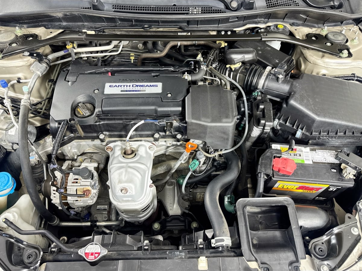 2016 Honda Accord EX-L photo 33