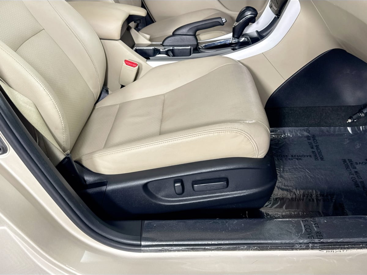 2016 Honda Accord EX-L photo 32