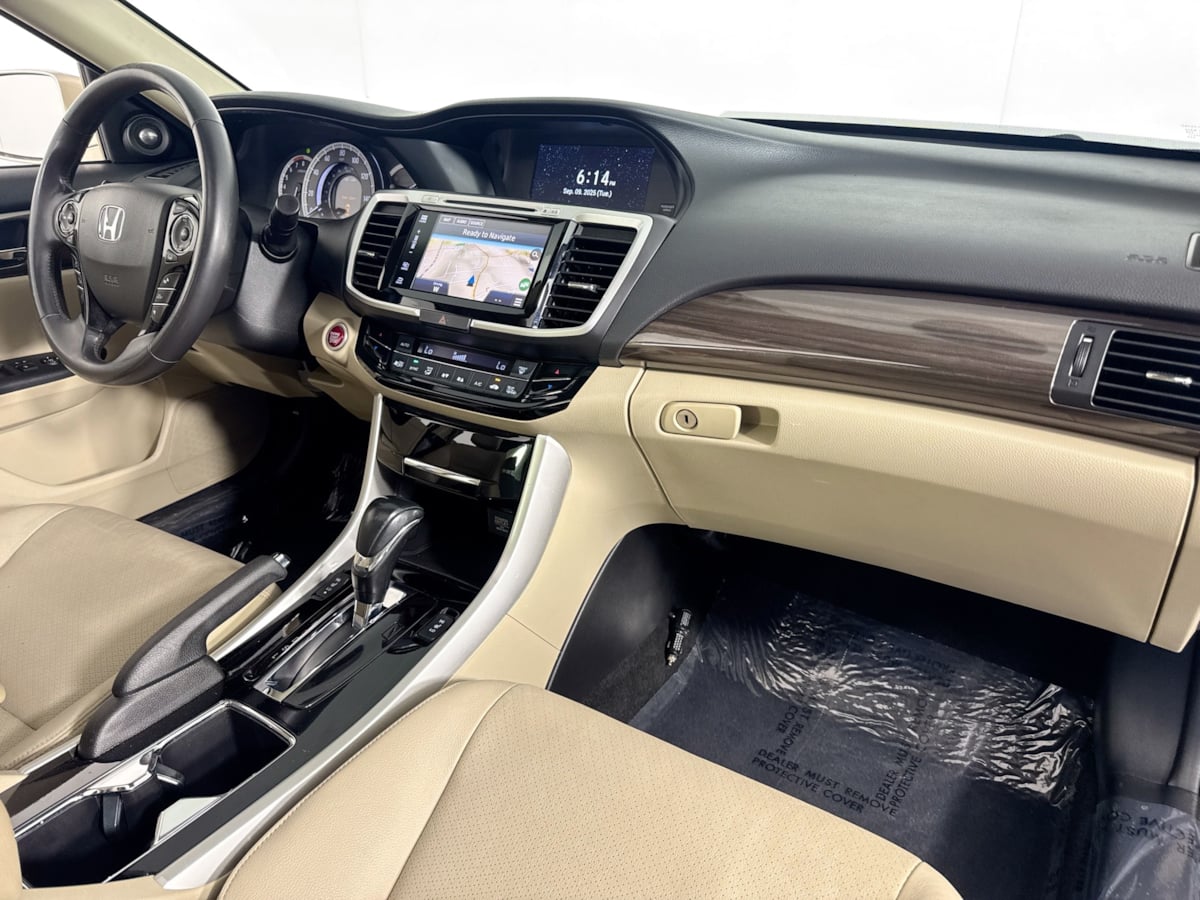 2016 Honda Accord EX-L photo 31
