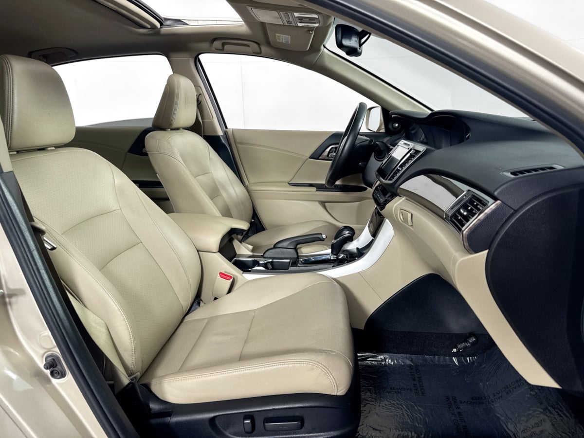 2016 Honda Accord EX-L photo 30
