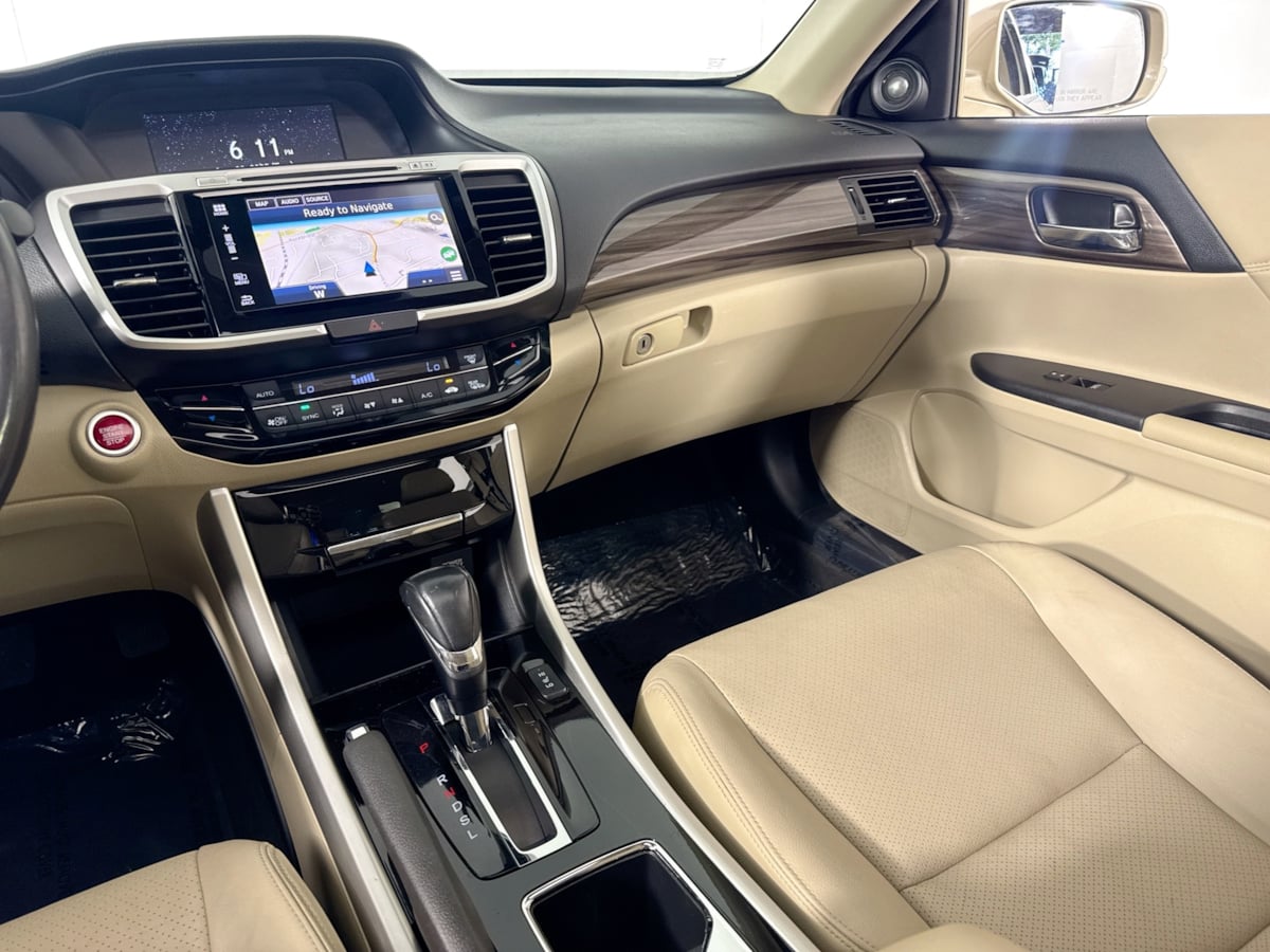 2016 Honda Accord EX-L photo 25