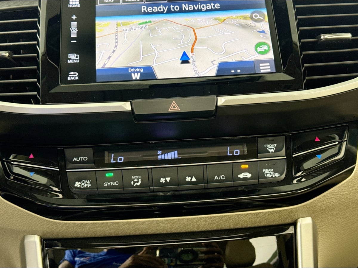 2016 Honda Accord EX-L photo 15