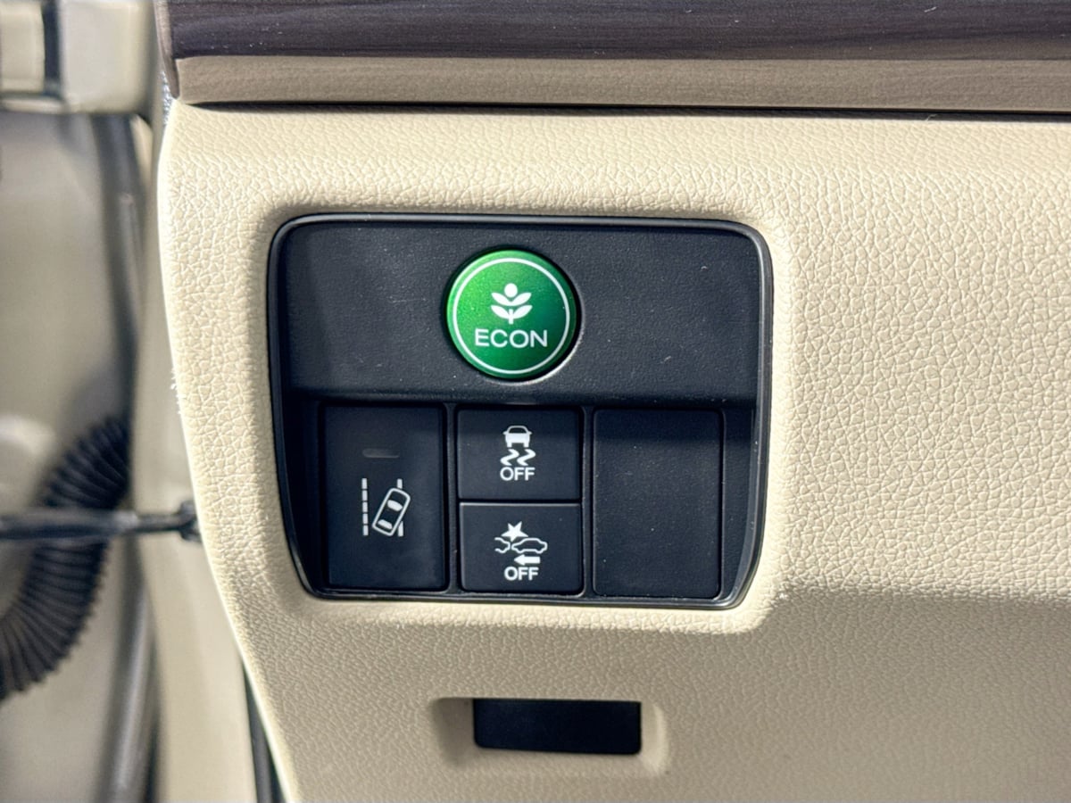 2016 Honda Accord EX-L photo 9