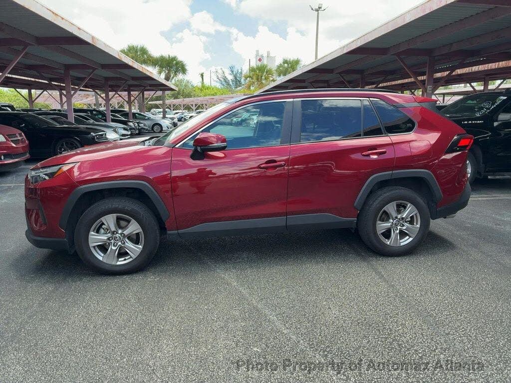 2023 Toyota RAV4 XLE photo 6