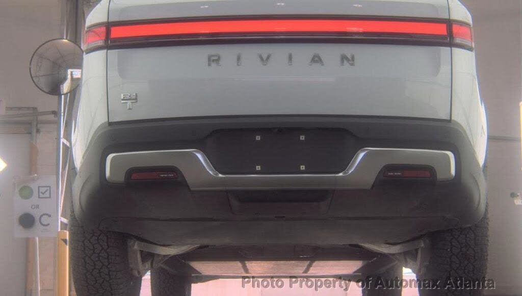 2025 Rivian R1T Adventure photo 11
