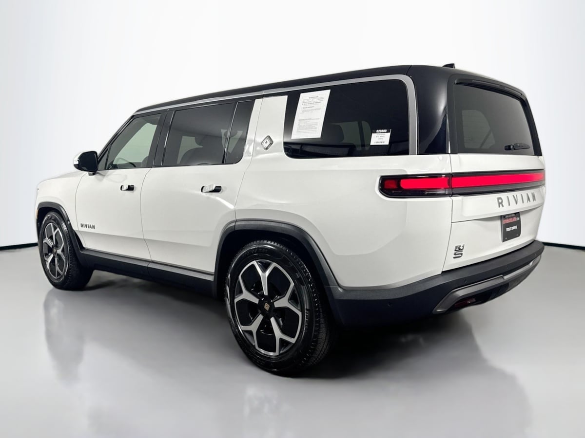 2024 Rivian R1S Adventure photo 6