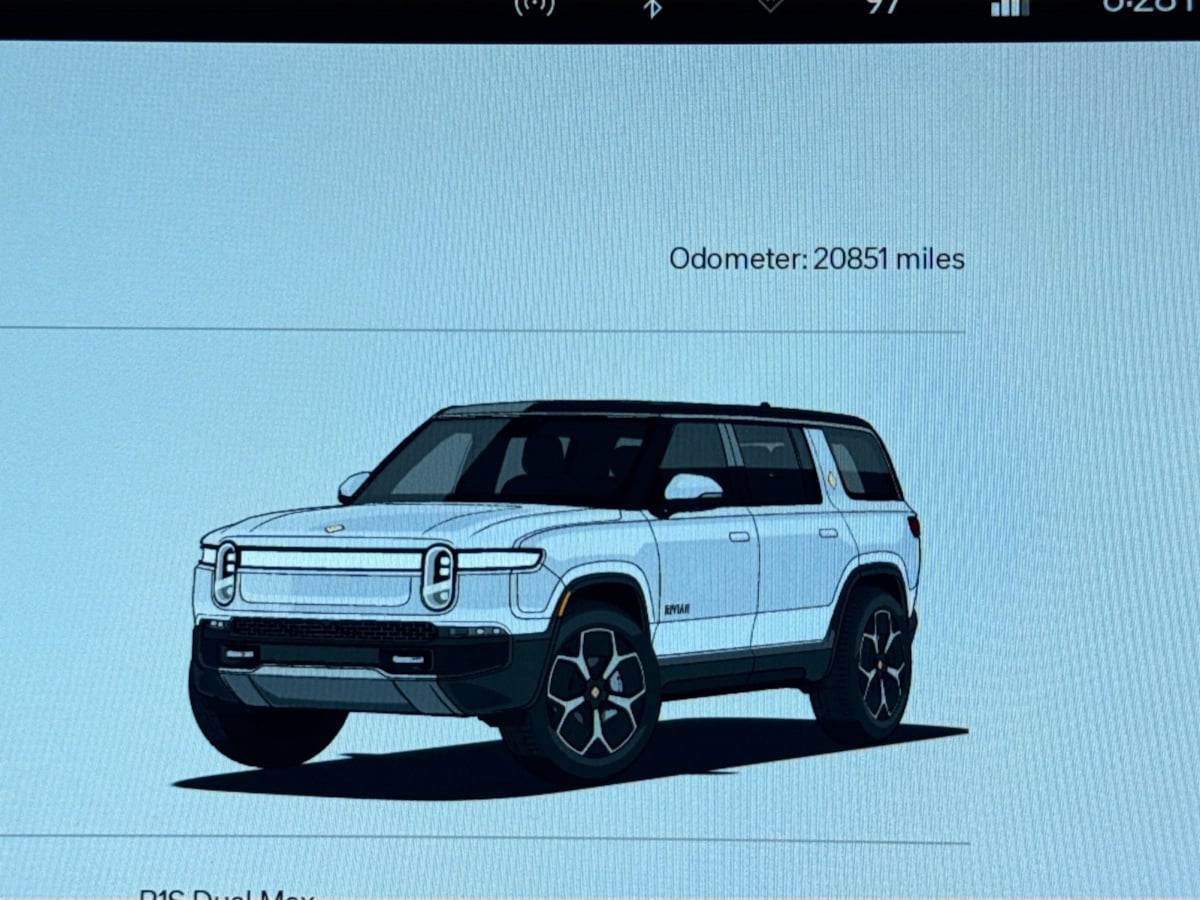 2024 Rivian R1S Adventure photo 9