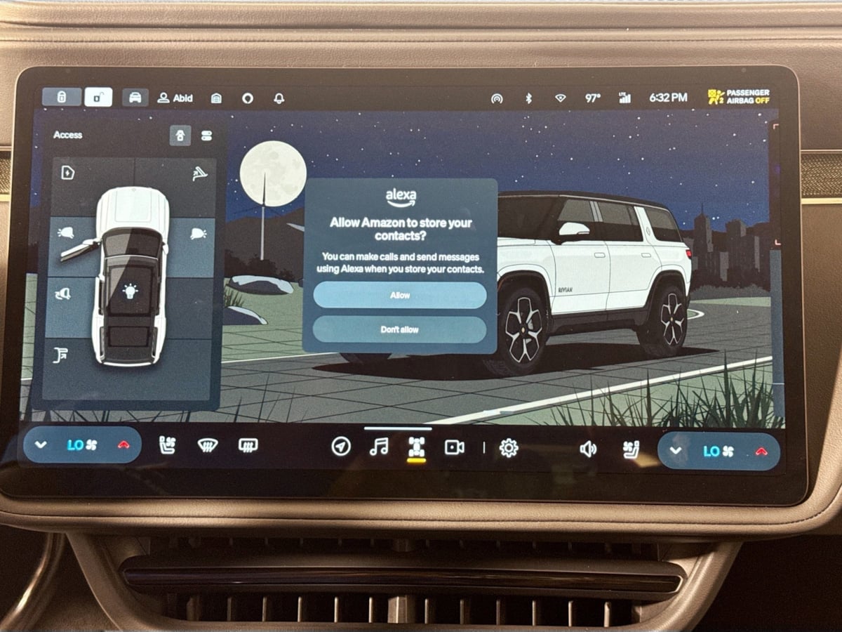 2024 Rivian R1S Adventure photo 12