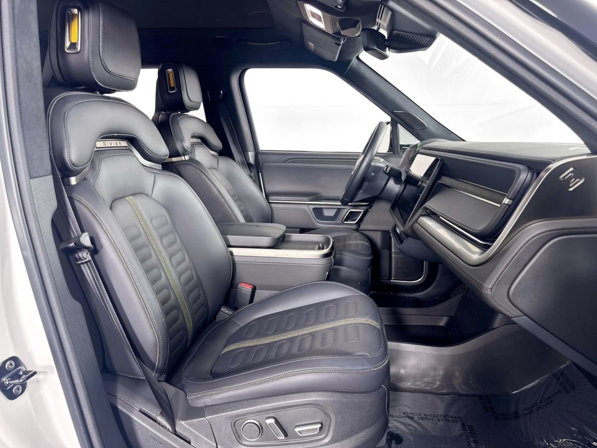 2024 Rivian R1S Adventure photo 29