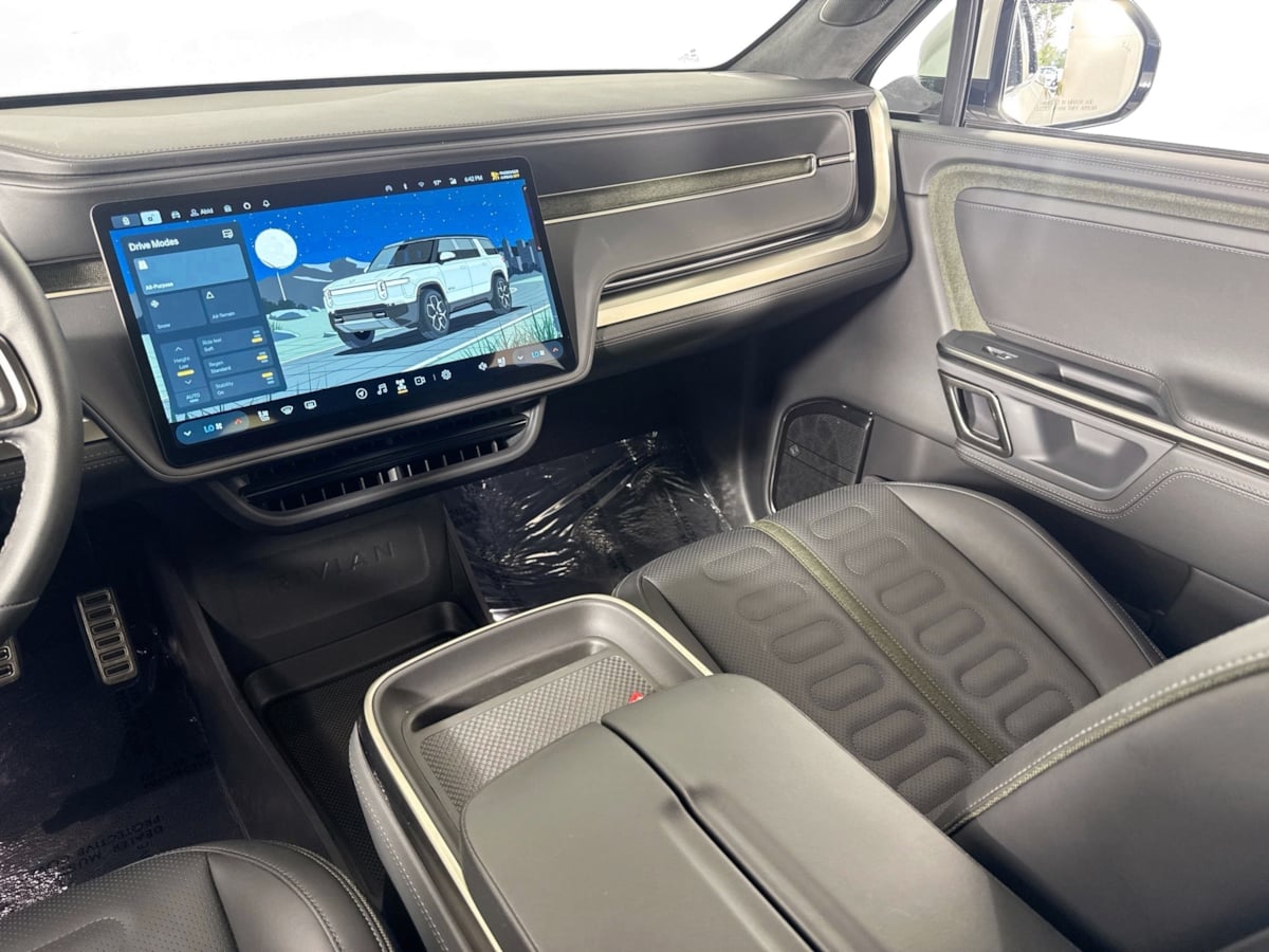 2024 Rivian R1S Adventure photo 22