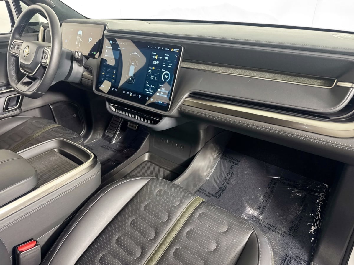 2024 Rivian R1S Adventure photo 30